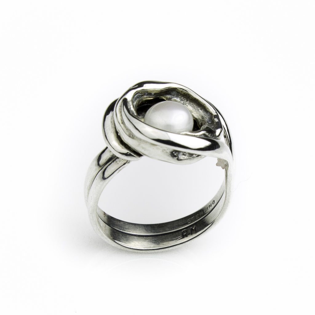 Pearl Shell Bracelet Female Niche Light Luxury Temperament Ring